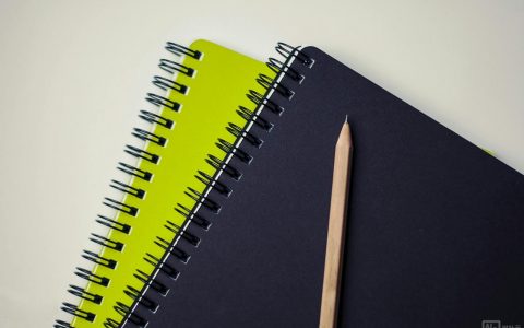 如何用C语言编写一个简单的Web服务器？