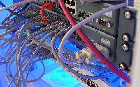 如何设计高效的服务器虚拟化存储系统？