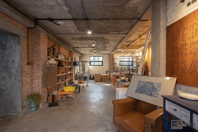 搭建设计工作室