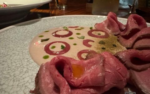 离店顾客打招呼，如何自然又不尴尬？