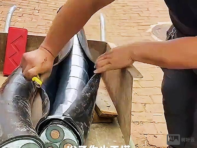 如何很快剥废电线皮